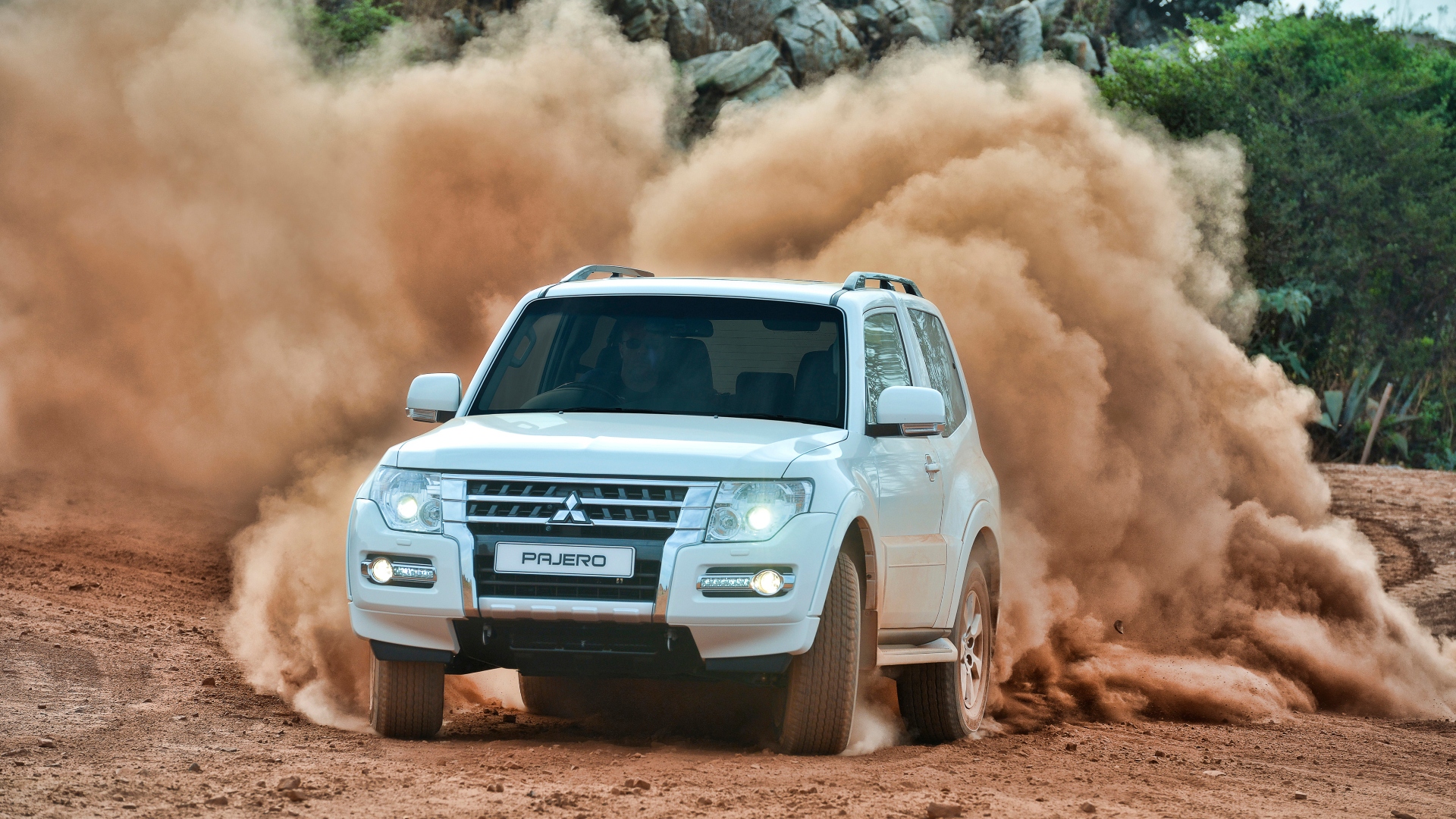 Mitsubishi-Pajero-1