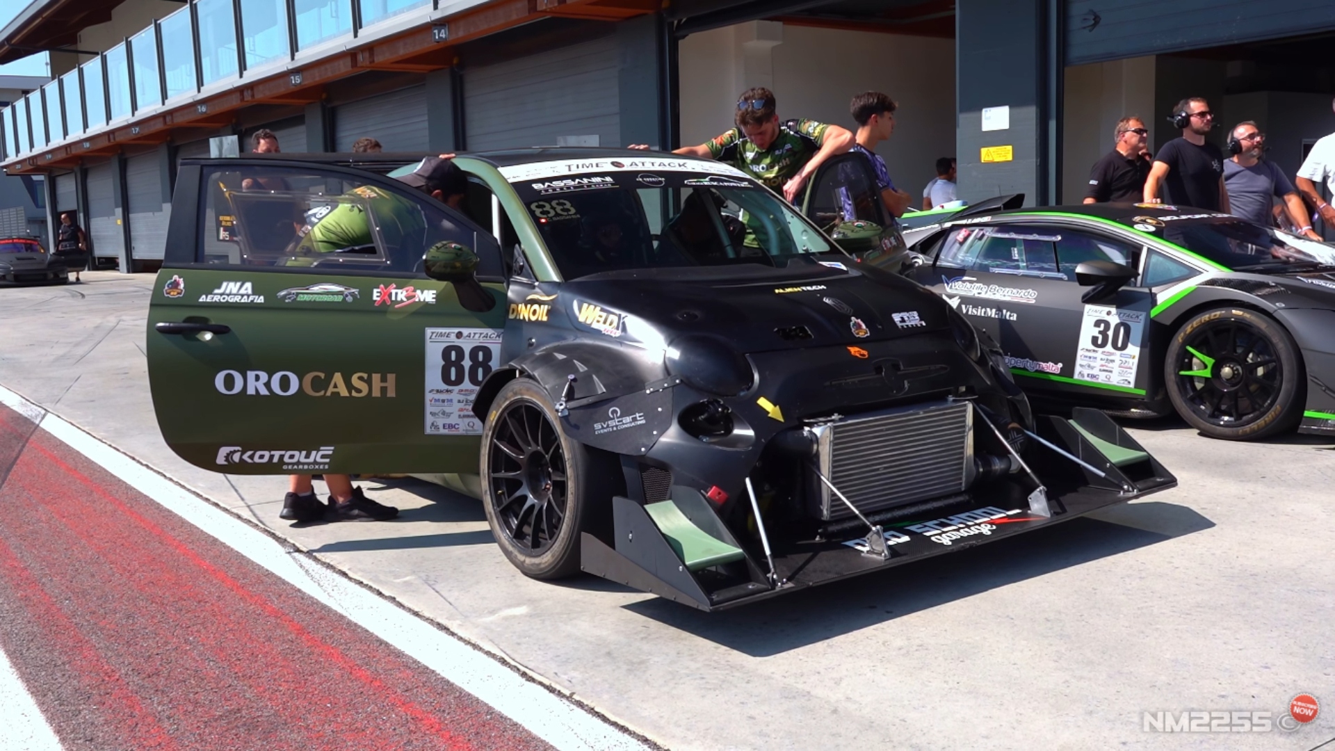 Old-School-Garage-Abarth-695-Biposto-6 Old-School-Garage-Abarth-695-Biposto-6