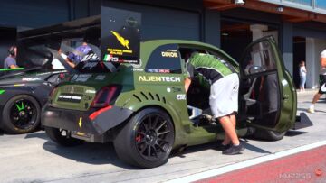 Old-School-Garage-Abarth-695-Biposto-7 Old-School-Garage-Abarth-695-Biposto-7