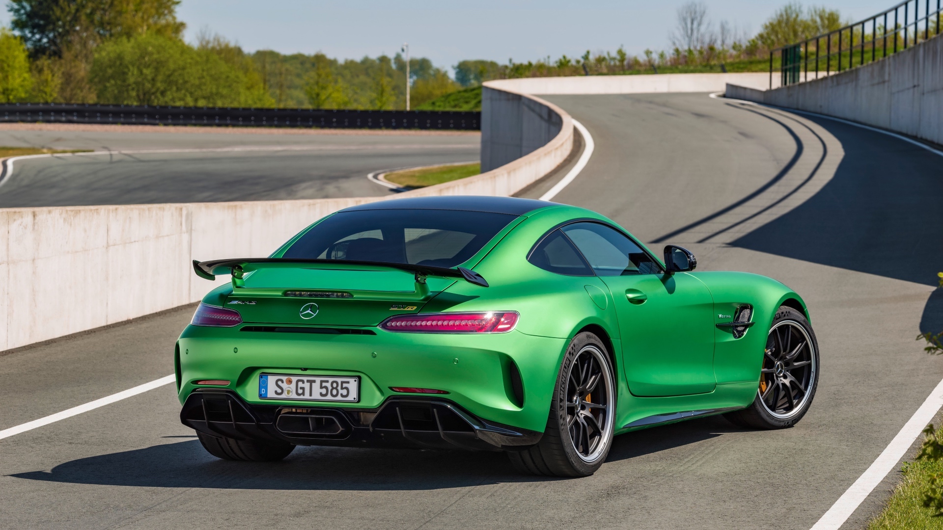mercedes-amg_gt_r_57 mercedes-amg_gt_r_57