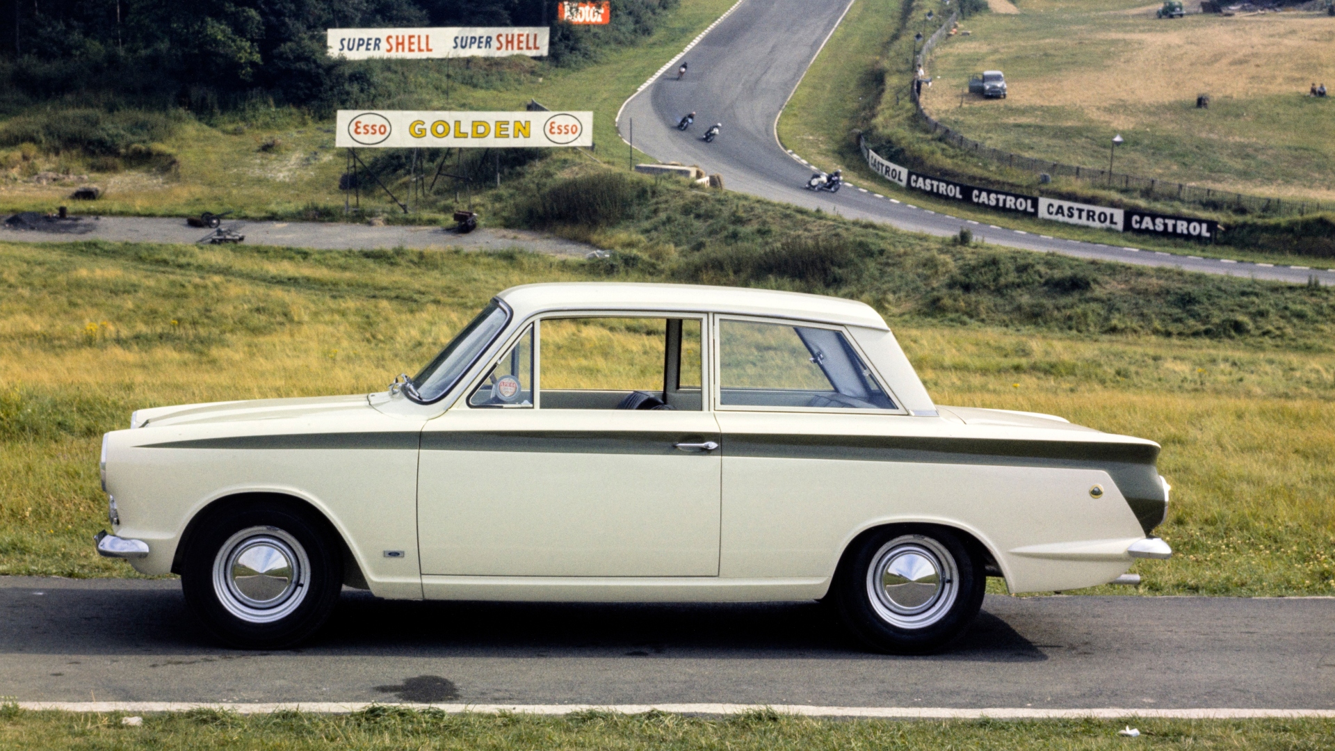 Ford-Cortina-Lotus-Alfa-Romeo-Giulia-TI-Super-confronto-6 Ford-Cortina-Lotus-Alfa-Romeo-Giulia-TI-Super-confronto-6