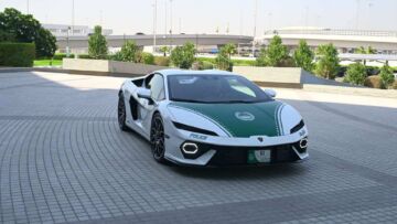 A Dubai anche i poliziotti hanno 920 CV A Dubai anche i poliziotti hanno 920 CV