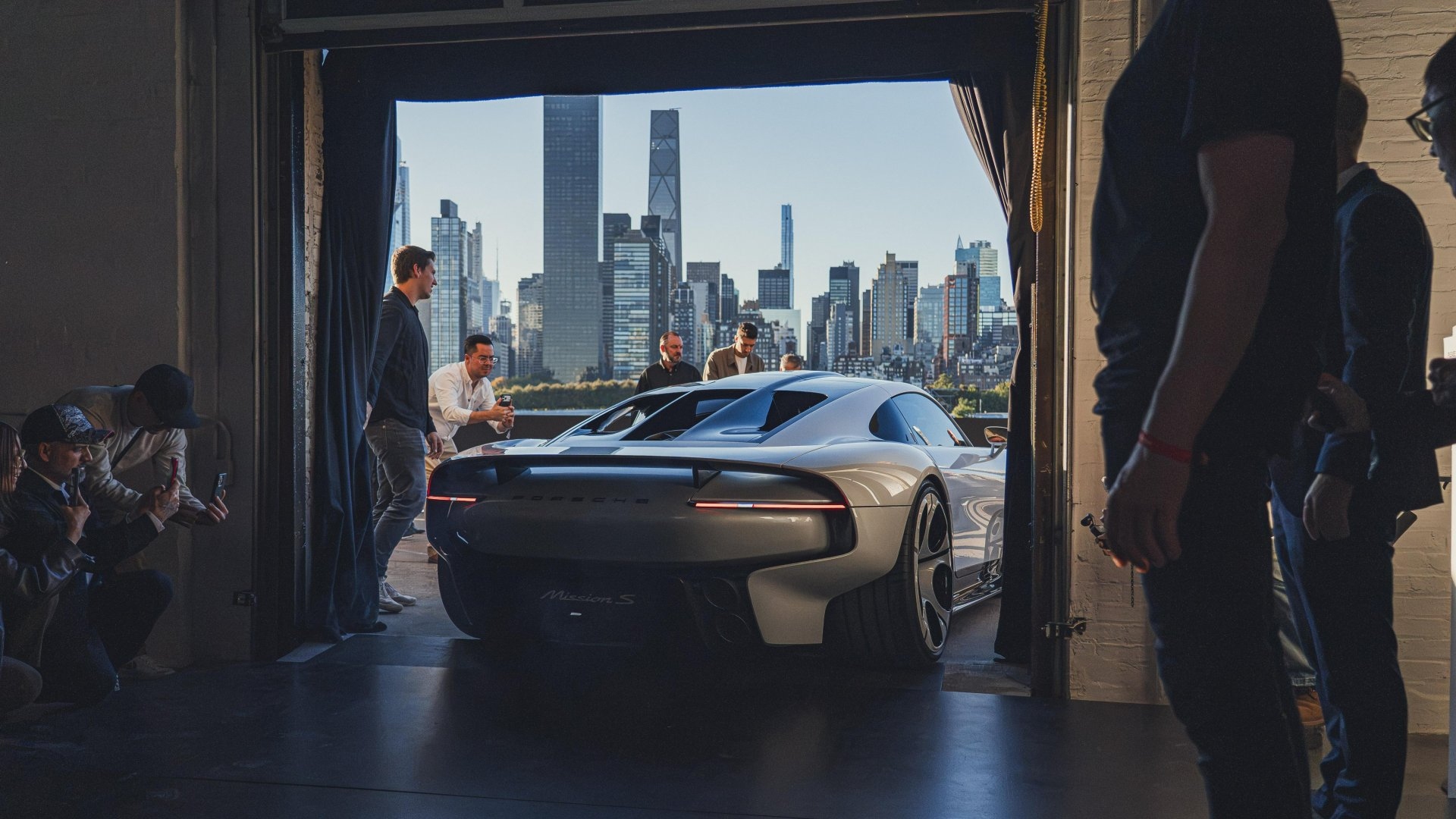Con la Mission S le Porsche diventeranno irraggiungibili. In tutti i sensi Con la Mission S le Porsche diventeranno irraggiungibili. In tutti i sensi