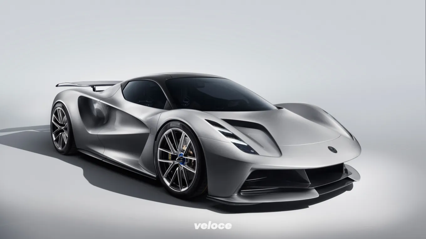 Lotus Evija: da Hethel a 300 all’ora appena 9″ Lotus Evija: da Hethel a 300 all’ora appena 9″