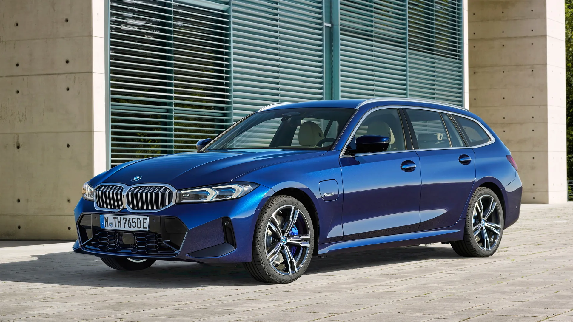 BMW Serie 3 2023: tutte le novità del restyling - RED Live