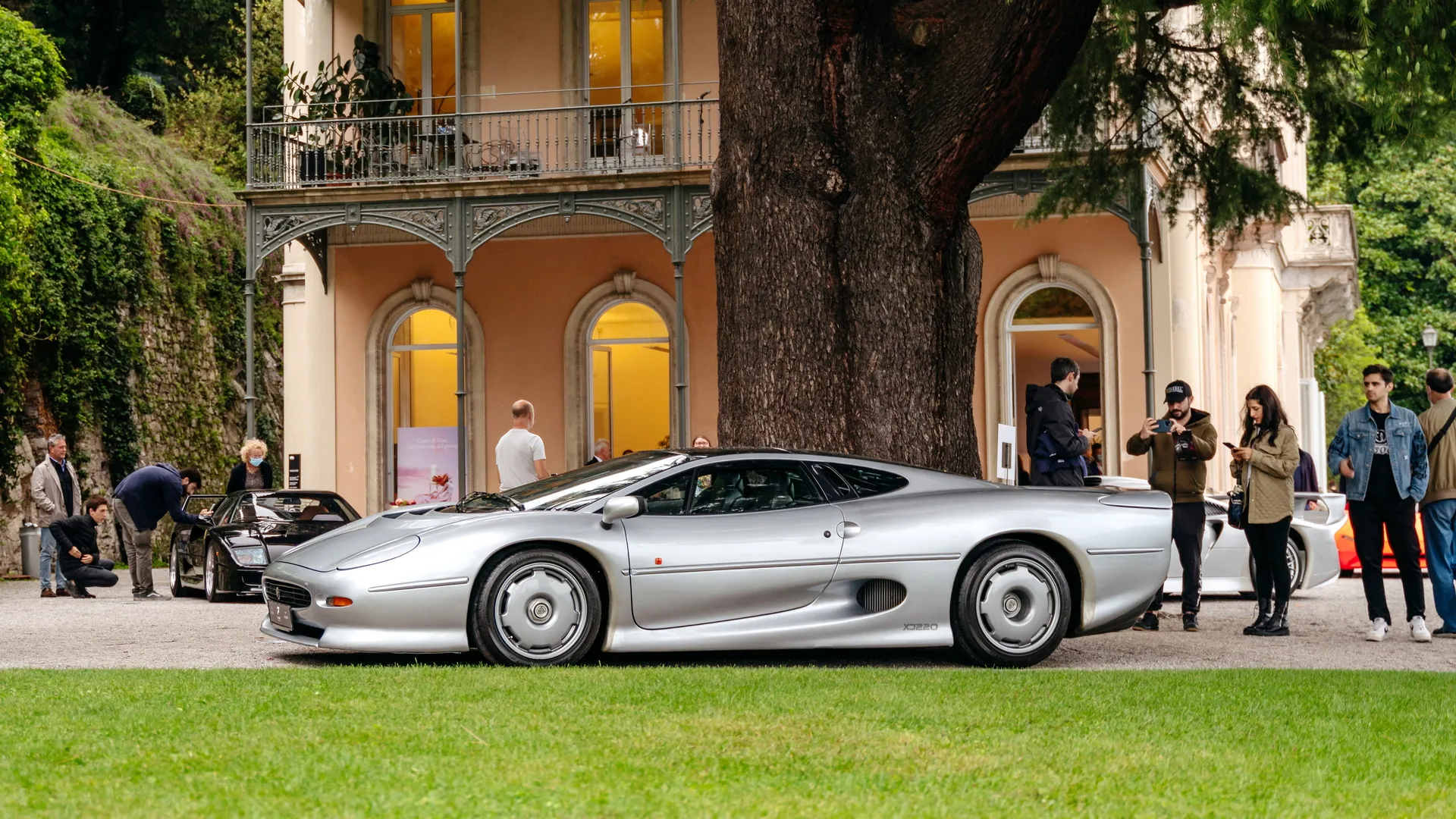 FuoriConcorso 2022, sul lago di Como le auto più belle ed eleganti - Veloce