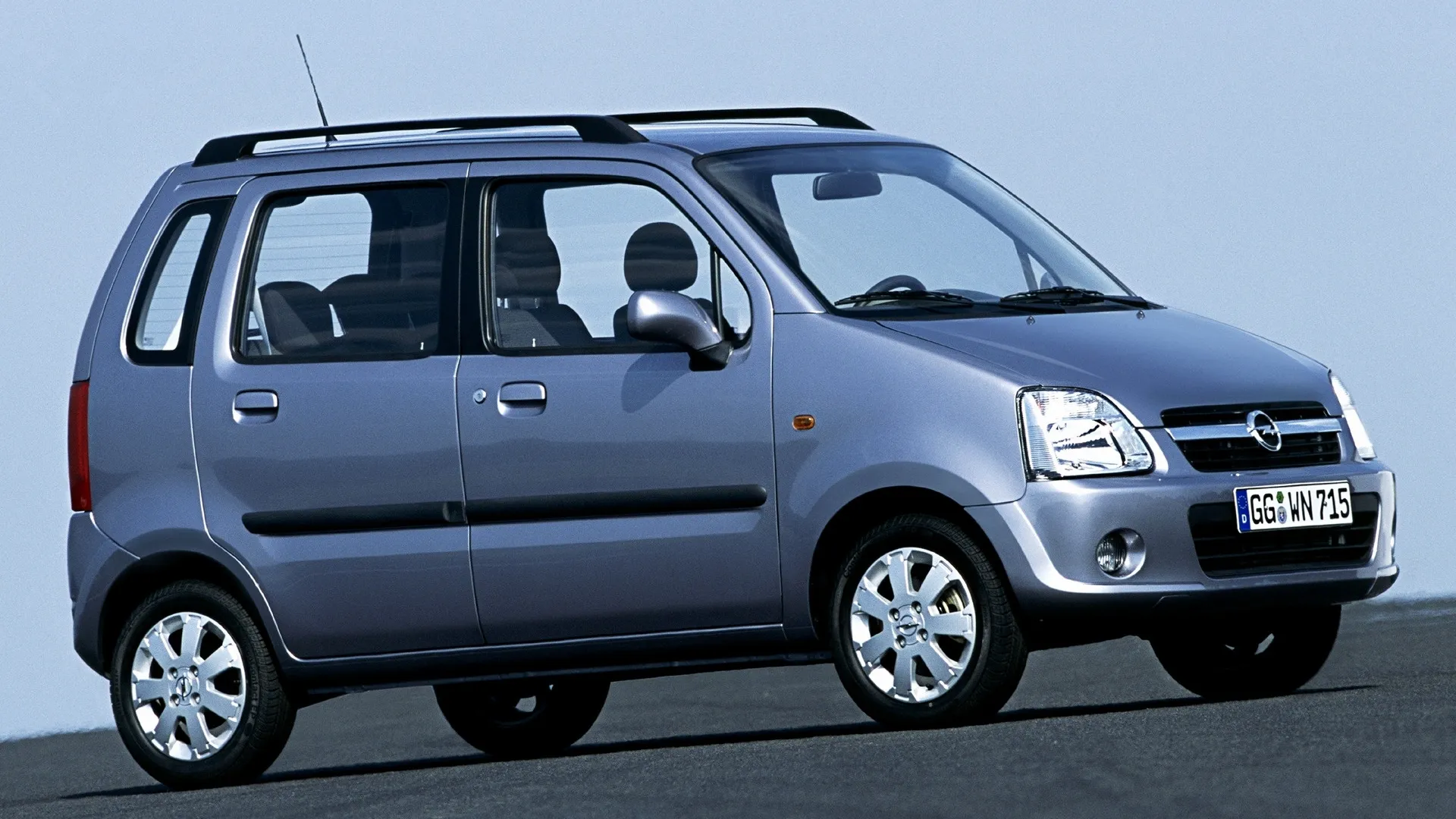 La Opel Agila di prima generazione: secondo la casa, con il motore 1.3 turbodiesel da 69 CV era in grado di percorrere una media di 19,2 chilometri con un litro di gasolio La Opel Agila di prima generazione: secondo la casa, con il motore 1.3 turbodiesel da 69 CV era in grado di percorrere una media di 19,2 chilometri con un litro di gasolio