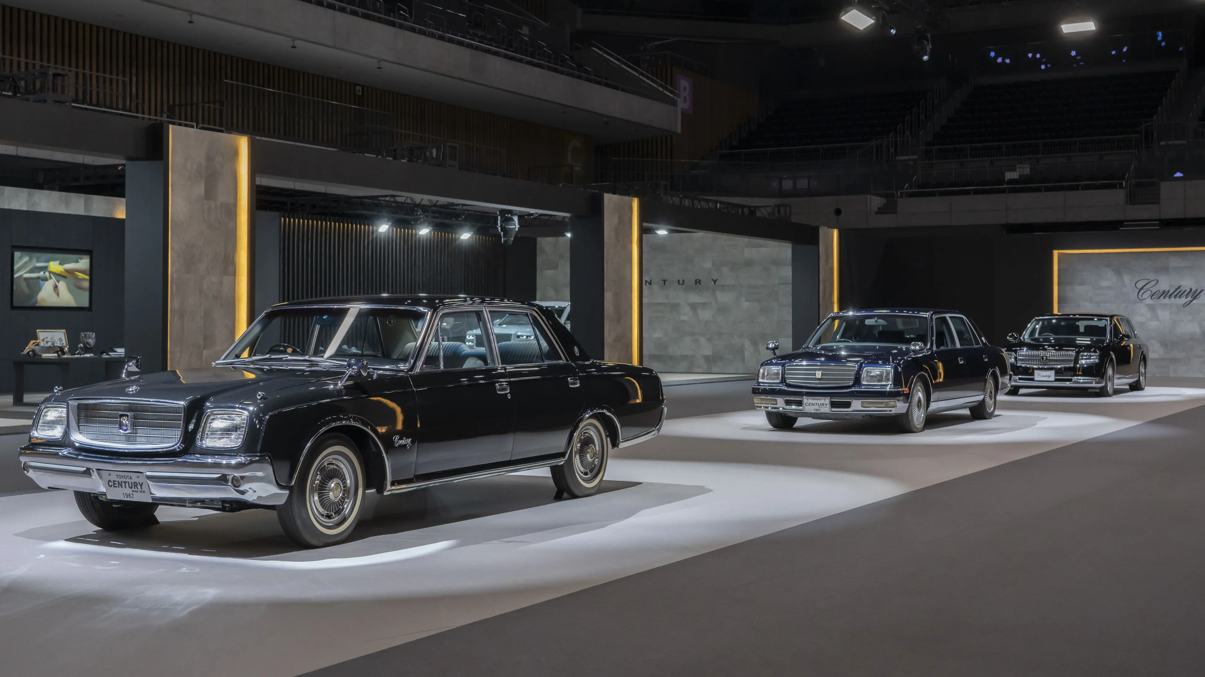 Le tre generazioni della Toyota Century berlina Le tre generazioni della Toyota Century berlina